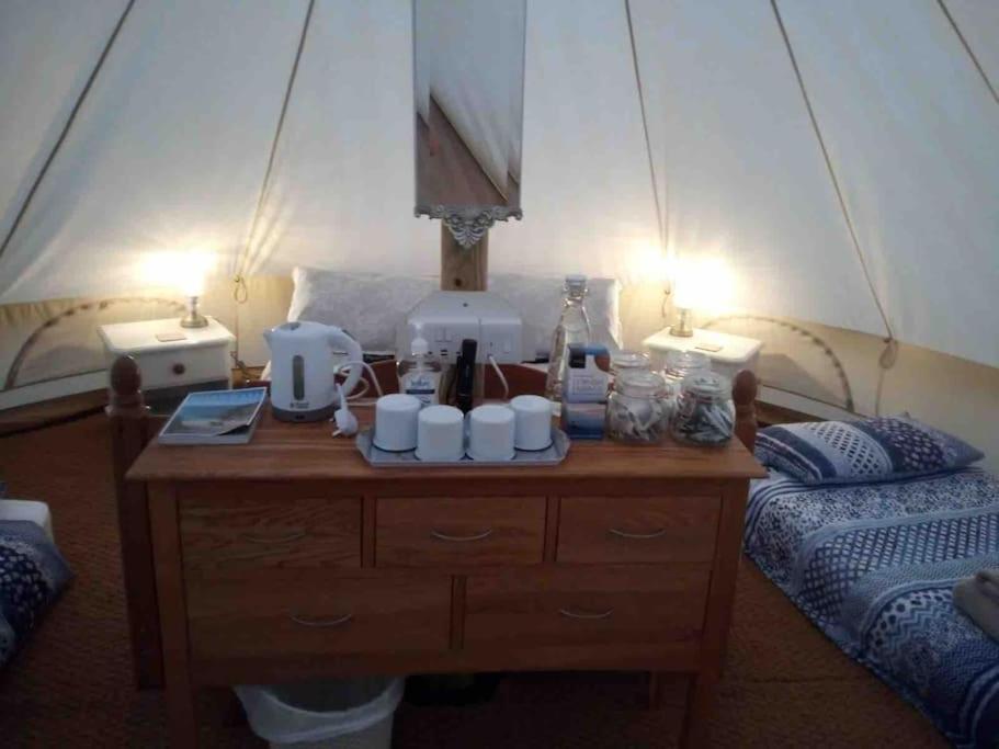 Cox Hill Glamping Badger Hotel Truro Bagian luar foto