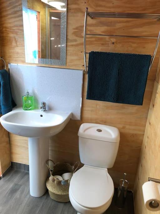 Cox Hill Glamping Badger Hotel Truro Bagian luar foto