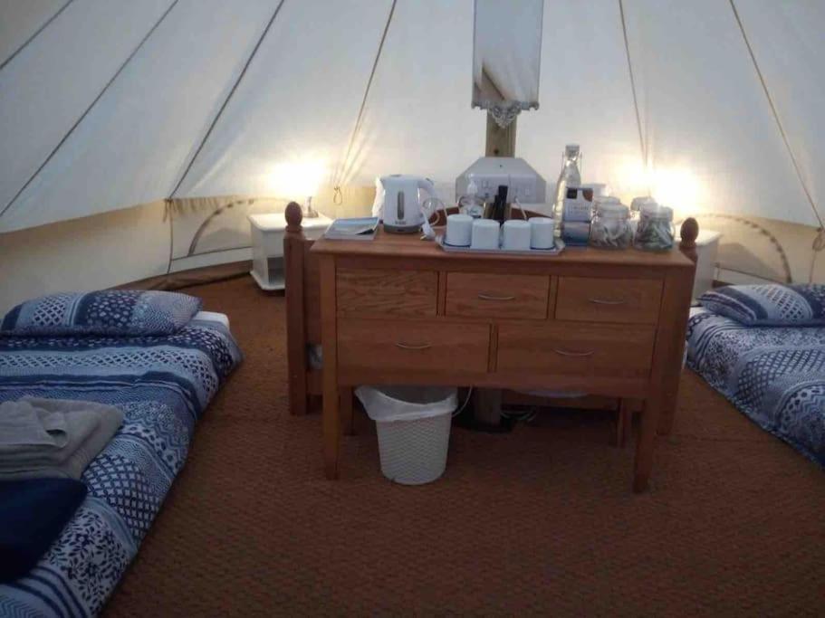 Cox Hill Glamping Badger Hotel Truro Bagian luar foto